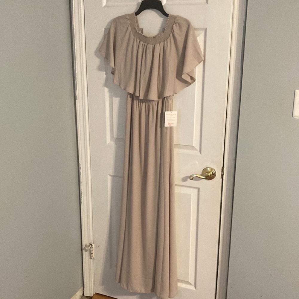 Show me your Mumu dress. Size Medium. NWT.
